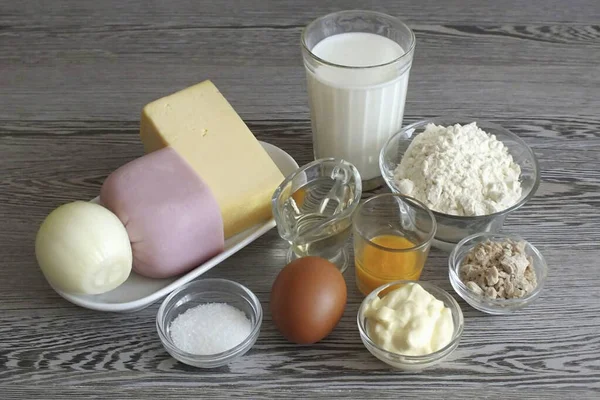 Подготовьте Ингредиенты Необходимые Приготовления Ветчины Сырного Пирога — стоковое фото