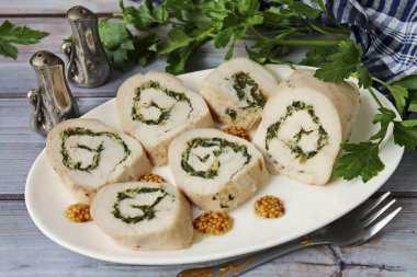 Böyle bir rulo hazırlamak hiç de zor değil, ama her masada bir coşku fırtınasına neden olacaktır. Tarifi al! Afiyet olsun.!