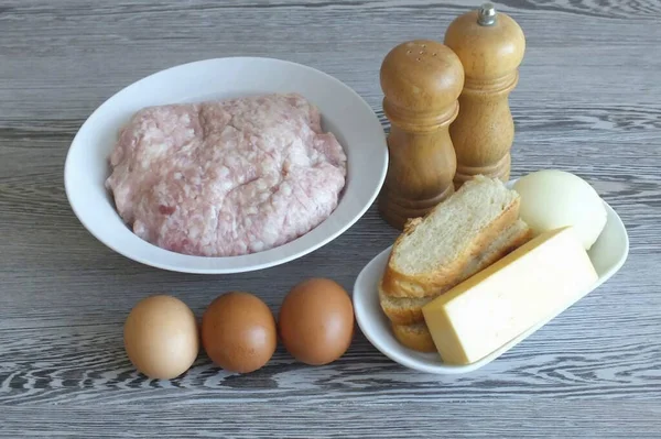 Подготовьте Ингредиенты Необходимые Приготовления Мясных Чипсов Яйцом — стоковое фото