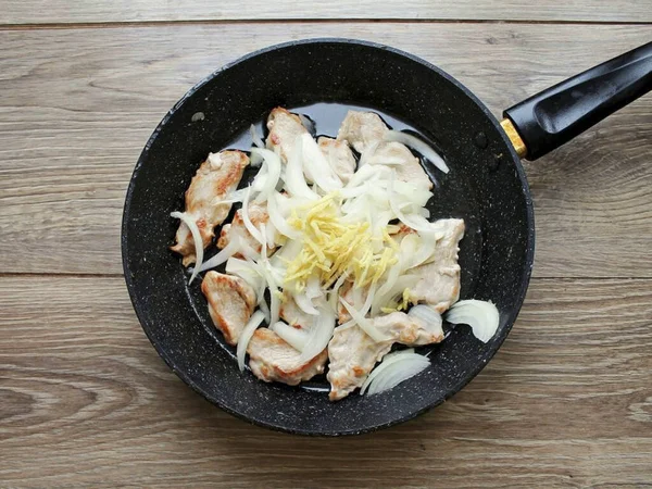 Peel Cut Ginger Thin Strips Put Pan Fry Everything One — Stock Photo, Image