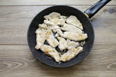 Her iki tarafta 3 dakika kızart.