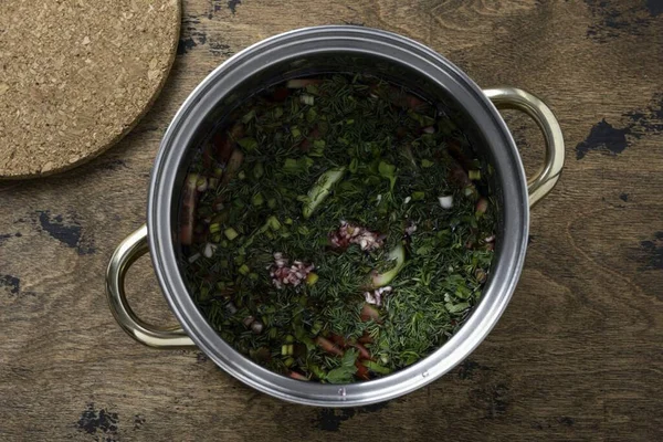 Entfernen Sie Die Glühbirne Die Suppe Leicht Abkühlen Lassen Fein — Stockfoto