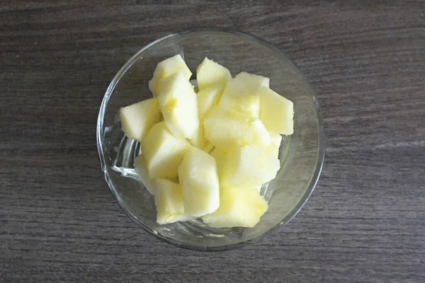 Cojiți Merele Scoateți Cutia Semințe Taie Măr Bucăți Mici Puneți — Fotografie, imagine de stoc