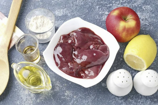 Připravte Všechny Ingredience Potřebné Výrobě Karamelizované Kuřecí Játra Jablky — Stock fotografie