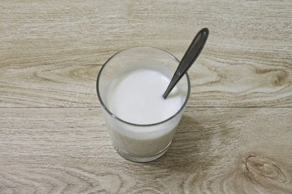 Sciogliere Gelatina Gonfia Raffreddare Aggiungere 100 Grammi Massa Fiocchi Latte — Foto Stock