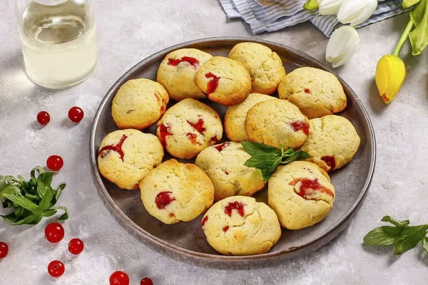 Cookies that will appeal to both adults and children. You can call your relatives for tea, serving this dessert to him. Very tasty shortbread cookies with a little sourness, ideal for a trip, as a snack to school or work. Bon Appetit!