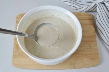 Hamur bir süre dursun, 10-15 dakika yeter..