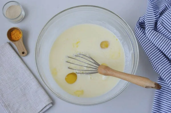 Tambahkan Gula Telur Garam Mangkuk Campuran — Stok Foto