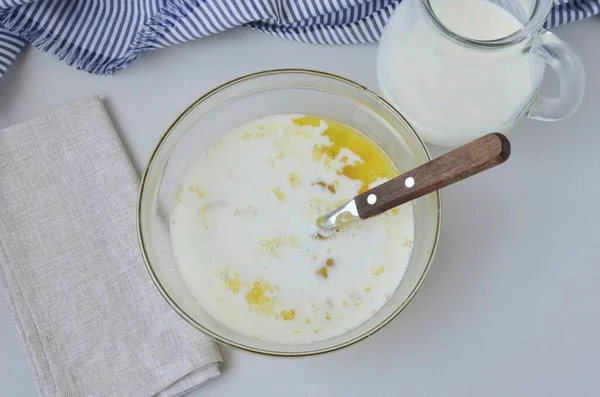 Versi Latte Caldo Porzioni Mescolanza — Foto Stock