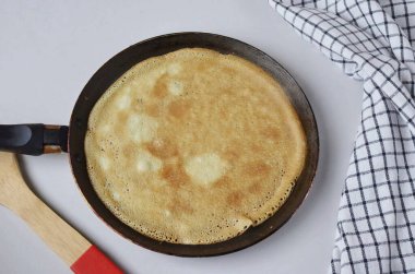 Gözlemeyi çevir ve diğer tarafta kızart..