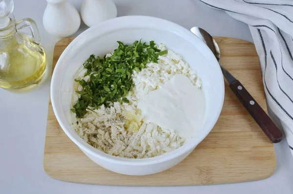 Prepara Relleno Rallar Queso Rallador Grueso Fino Como Quieras Añadir — Foto de Stock