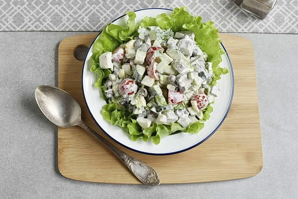 Dejte Salátové Mísy Listech Salátu Okamžitě Podávejte Jednoduché Velmi Chutné — Stock fotografie