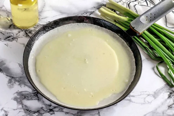 Разогрейте Сковороду Смажьте Растительным Маслом Помните Нужно Смазать Горячую Сковороду — стоковое фото