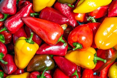 Taze kırmızı ve sarı dolmalık biber arkaplan