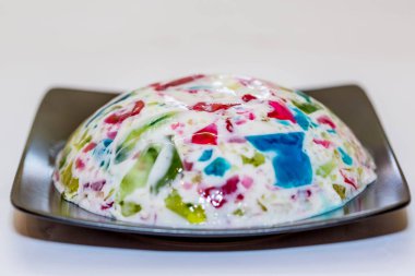 Meyve süt çok renkli jöle