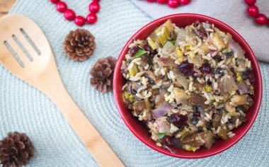 Pirinç ve kızılcık hindi dolması 