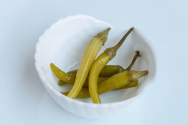 Beyaz Kasedeki Yeşil Biberlere Yaklaş