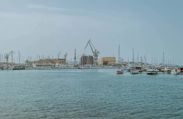 Muelle Del Barco Cerca Del Casco Antiguo Trogir Croacia —  Fotos de Stock