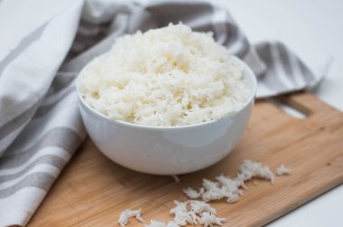 Beyaz Basmati Pirinci Beyaz kasede 