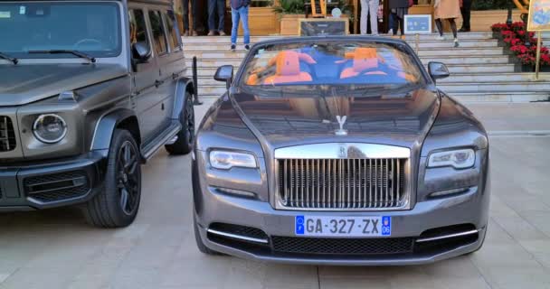 Monte Carlo Monaco December 2021 Luxury Silver Rolls Royce Dawn — Stock Video