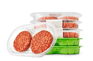 Stüdyoda hamburgerler ahşap bir tahtanın üzerinde..