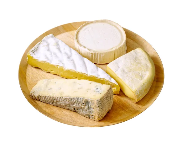 Сыр Блюдо Деревянном Подносе Изолированы Белом — стоковое фото