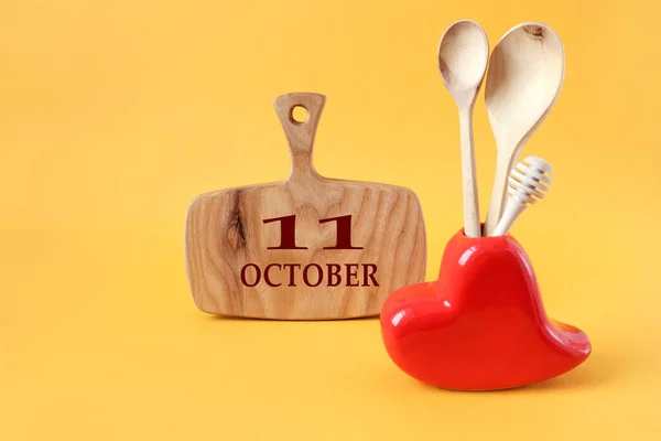 Kalender Voor Oktober Houten Keukenbord Met Naam Van Maand Het — Stockfoto