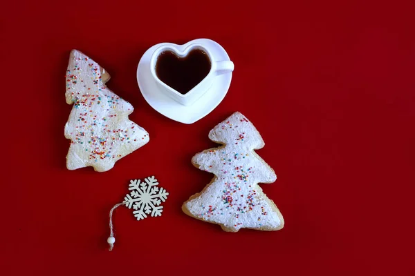 Fundo Ano Novo Dois Biscoitos Gengibre Forma Uma Árvore Natal — Fotografia de Stock
