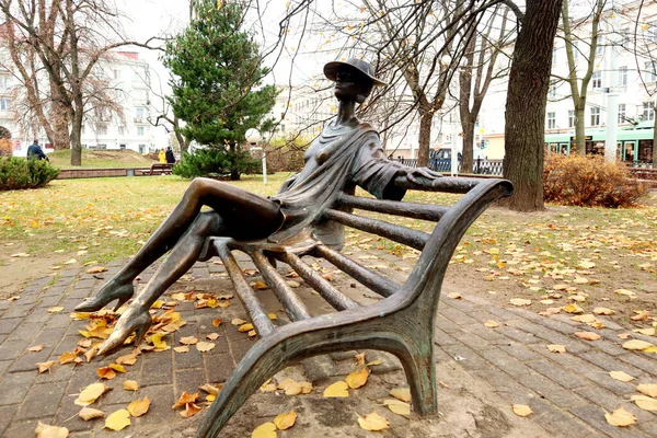 Minsk Bielorrusia Plaza Mikhailovsky Mediodía Octubre 2021 Escultura Stranger Autor — Foto de Stock