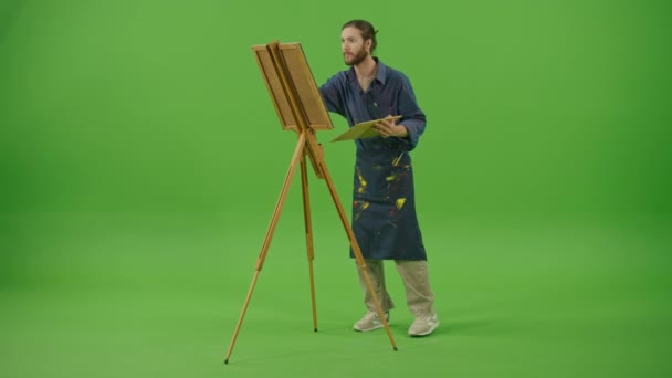 Joven Artista Camisa Mezclilla Delantal Trabajando Creación Pintura Nueva Hombre — Vídeos de Stock