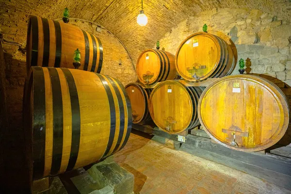 Вино винодельни Montepulciano Contucci — стоковое фото