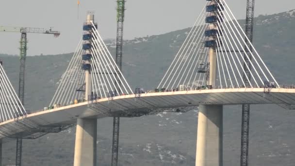 Hırvatistan 'ın Peljesac Köprüsü Bosna-Hersek' i pas geçiyor — Stok video