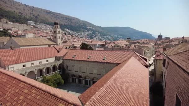 Dubrovnik Campanario del Monasterio de la Iglesia Franciscana — Vídeo de stock