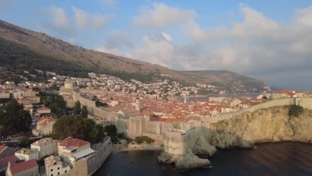 Dubrovnik 'in Hırvatistan şehrinin tepesindeki panorama — Stok video