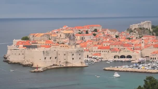 Dubrovnik kikötőjének légi kilátása Horvátországban — Stock videók