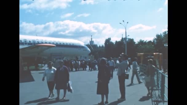 YAK-42 vliegtuig van Moskou in 1980 — Stockvideo