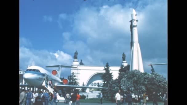 Vostok en yak-42 van Moskou in de jaren tachtig — Stockvideo