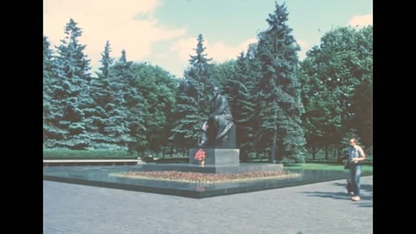 Die alte Lenin-Statue von Moskau in den 1980er Jahren — Stockvideo