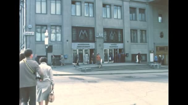 Маяковская станция метро Москва 1980-х годов — стоковое видео