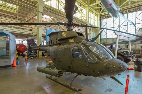 BELL OH-58D Kiowa Warrior Pearl Harbor Museum —  Fotos de Stock