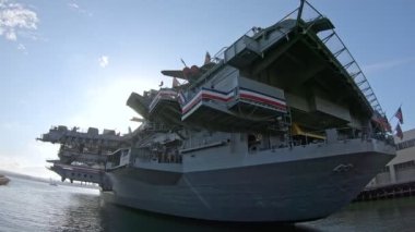 USS Midway Savaş Gemisi Anıtı
