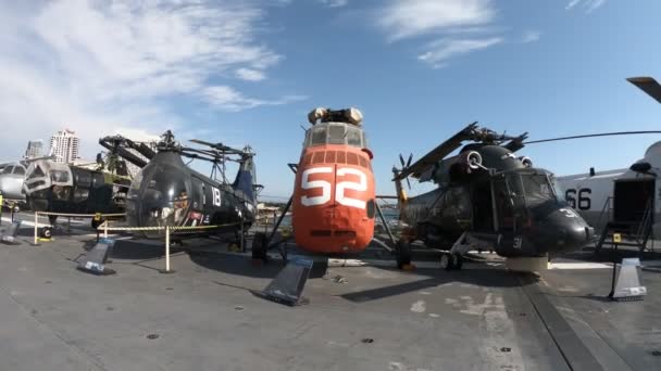 Hubschrauber auf dem Schlachtschiff USS Midway — Stockvideo