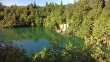 Plitvice Gölleri Ulusal Parkı 'ndaki Proscansko Gölü