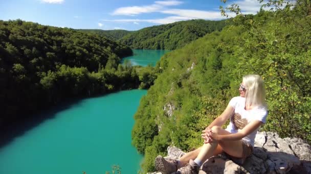 Panorama wodospadów Parku Narodowego Jezior Plitwickich — Wideo stockowe