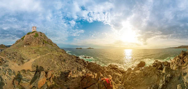Drone Uitzicht Een Toeristische Vrouw Zittend Top Van Punta Parata — Stockfoto
