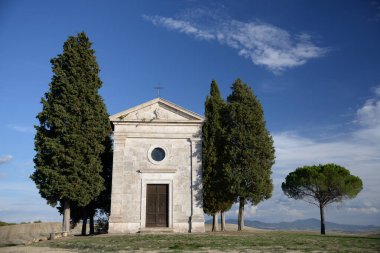 Cappella della Madonna di Vitaleta - Tiny, secluded chapel framed by cypress trees