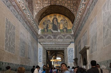 İstanbul, Türkiye; 25 Mayıs 2013: İstanbul Ayasofya 'nın iç görünümü.