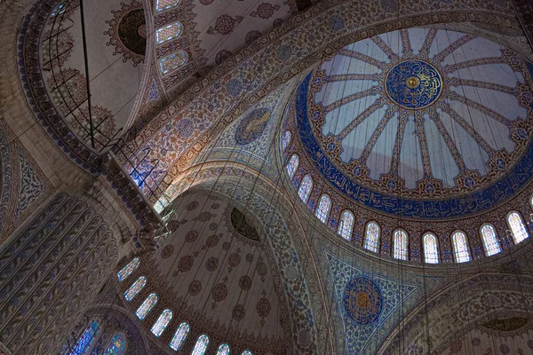 Estambul Turquía Mayo 2013 Interior Del Techo Mezquita Azul — Foto de Stock