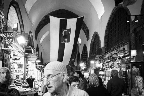 İstanbul, Türkiye; 27 Mayıs 2013: Baharat piyasasının iç görünümü.