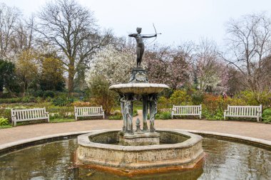 Londra, Birleşik Krallık; 15 Mart 2011: Hyde Park 'taki Dişi Çeşme.